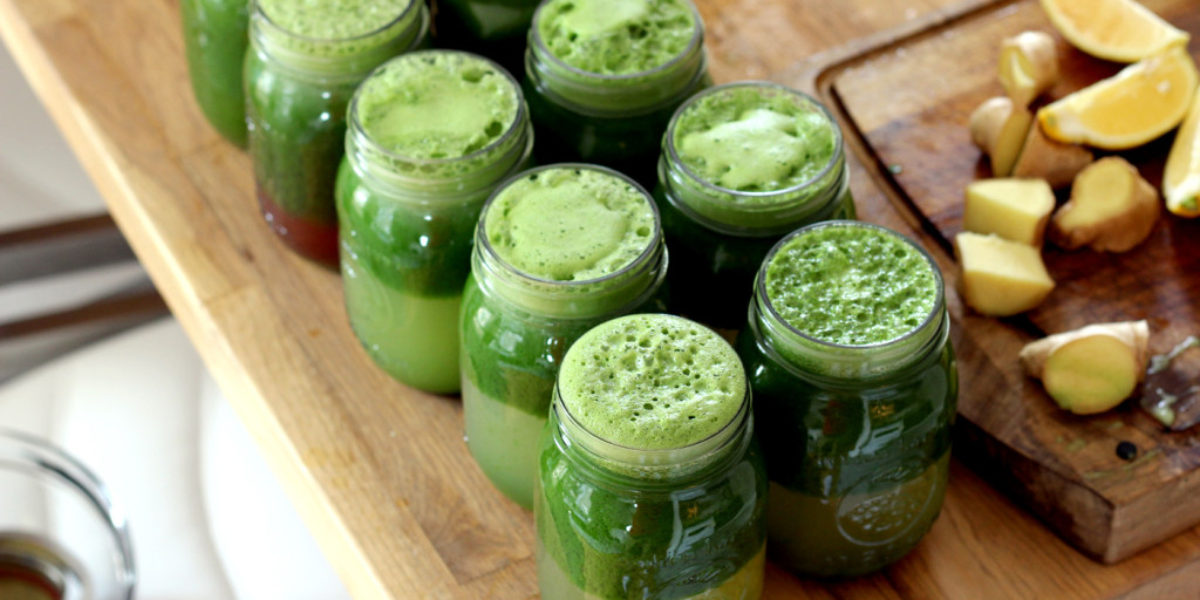 green-juice-counter-lemons-mason-jars